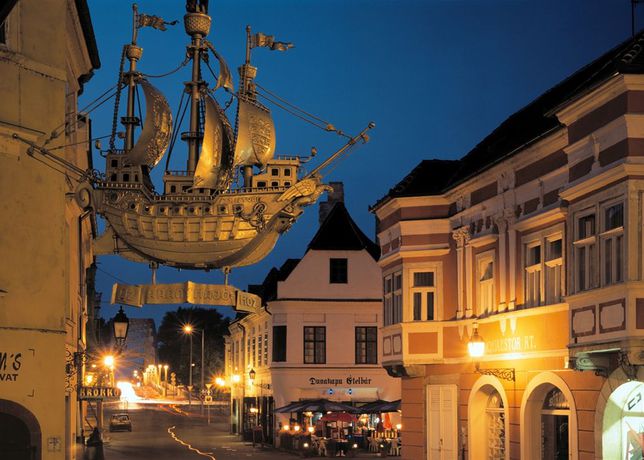 Imagen de los interiores del Hotel Barokk Promenád Gyor. Foto 16