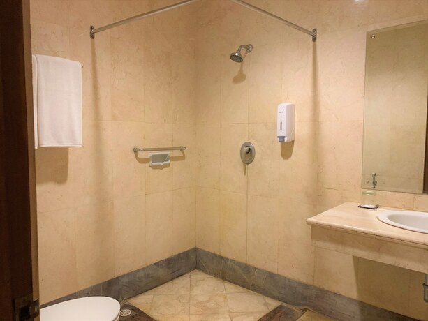 Imagen de la habitación del Hotel Baron Indah Solo. Foto 10
