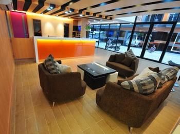 Imagen de los interiores del Hotel Baron Residence Bangkok. Foto 16