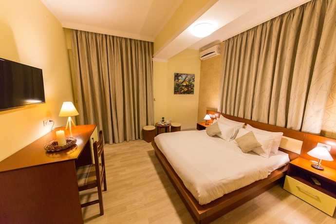 Imagen de la habitación del Hotel Baron, Tirana. Foto 2