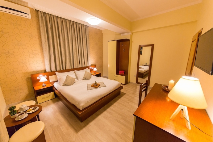 Imagen de la habitación del Hotel Baron, Tirana. Foto 3