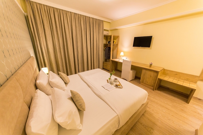 Imagen de la habitación del Hotel Baron, Tirana. Foto 12