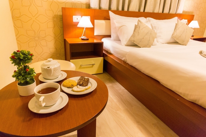 Imagen de la habitación del Hotel Baron, Tirana. Foto 14