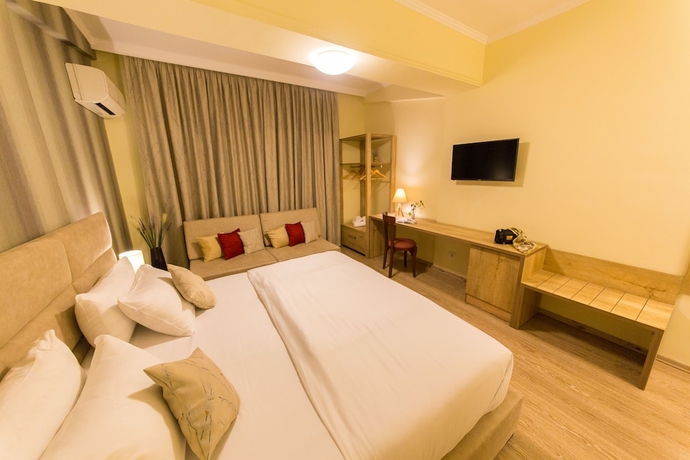 Imagen de la habitación del Hotel Baron, Tirana. Foto 16