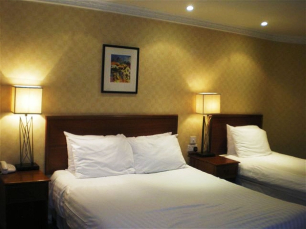 Imagen de la habitación del Hotel Barons Court. Foto 14