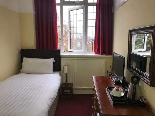 Imagen de la habitación del Hotel Barons Court, Wolverhampton. Foto 5