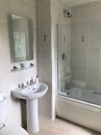 Imagen de la habitación del Hotel Barons Court, Wolverhampton. Foto 7