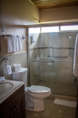 Imagen de la habitación del Hotel Barons Resort. Foto 7