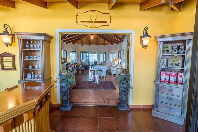 Imagen de los interiores del Hotel Barons Resort. Foto 19