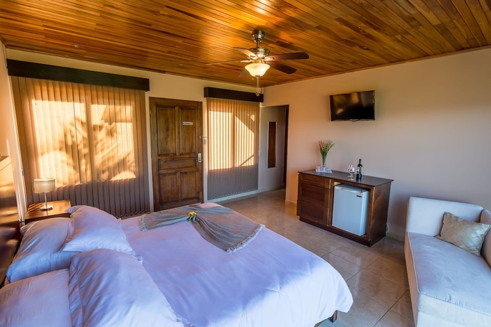 Imagen de la habitación del Hotel Barons Resort. Foto 17