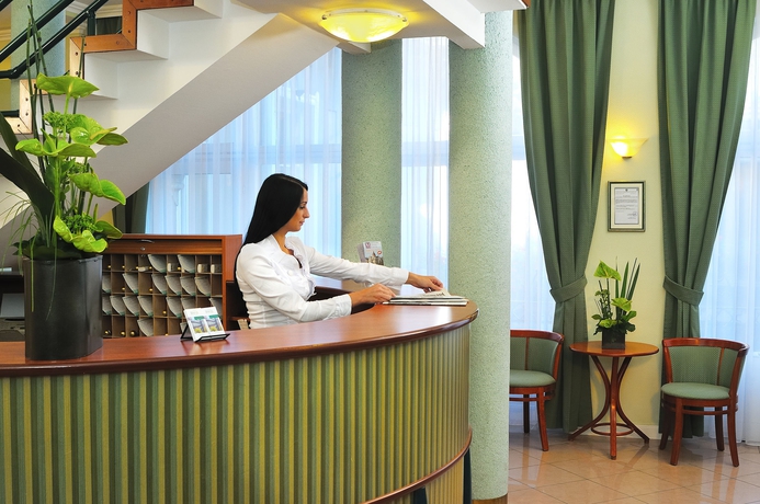 Imagen de los interiores del Hotel Baross City. Foto 16