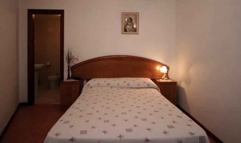 Imagen de la habitación del Hotel Barral. Foto 2