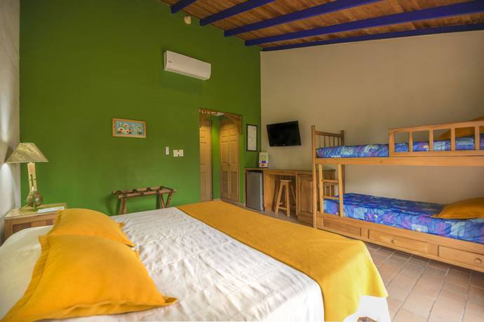 Imagen de la habitación del Hotel Barranqueros. Foto 11