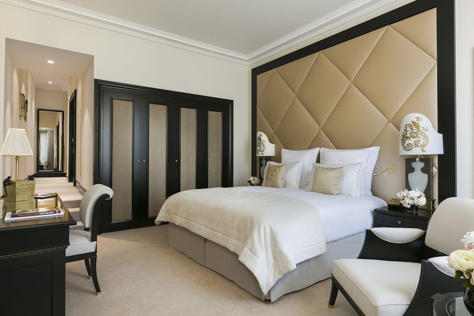 Imagen de la habitación del Hotel Barrière Fouquet's Paris. Foto 10