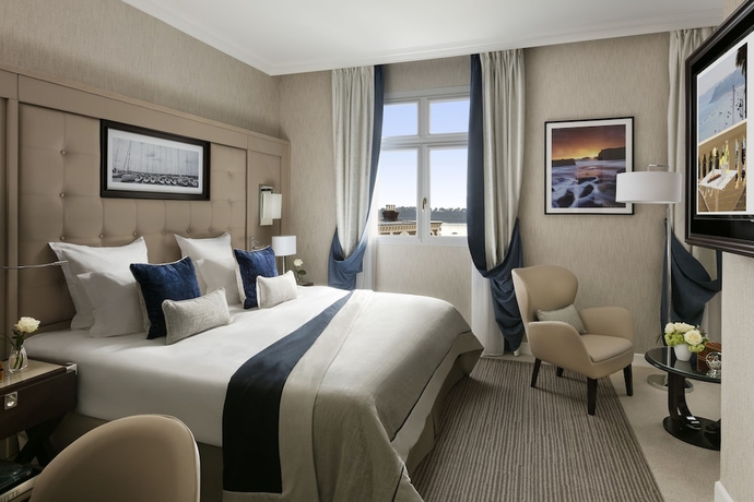 Imagen de la habitación del Hotel Barrière Le Grand Dinard. Foto 17