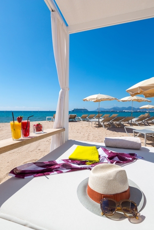 Imagen de los exteriores del Hotel Barrière Le Gray D'albion. Foto 10