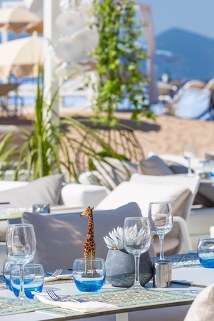 Imagen del bar/restaurante del Hotel Barrière Le Gray D'albion. Foto 3