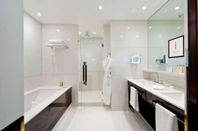 Imagen de la habitación del Hotel Barrière Le Majestic Cannes. Foto 4