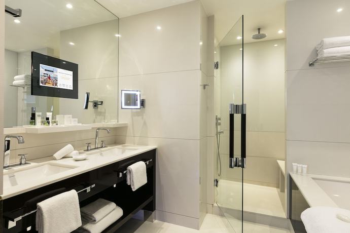 Imagen de la habitación del Hotel Barrière Le Majestic Cannes. Foto 15