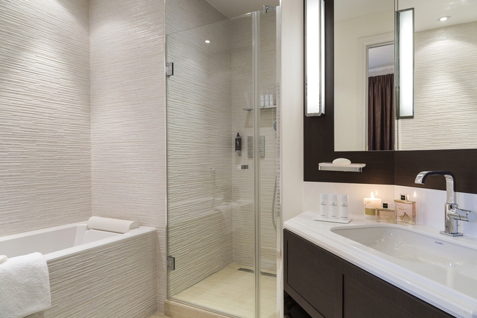 Imagen de la habitación del Hotel Barrière Le Royal Deauville. Foto 3