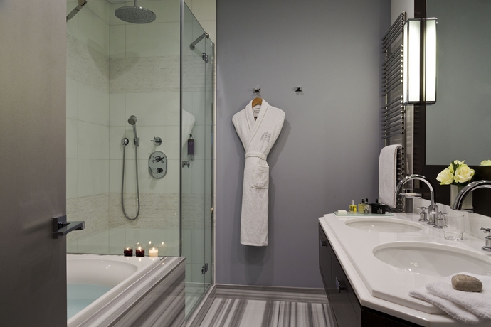 Imagen de la habitación del Hotel Barrière Le Royal Deauville. Foto 6