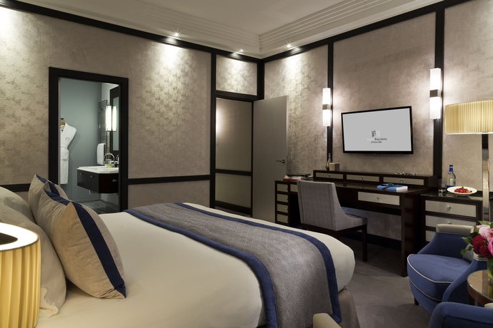 Imagen de la habitación del Hotel Barrière Le Royal Deauville. Foto 7