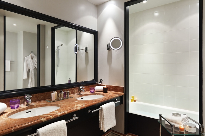 Imagen de la habitación del Hotel Barrière L'hôtel Du Lac. Foto 8