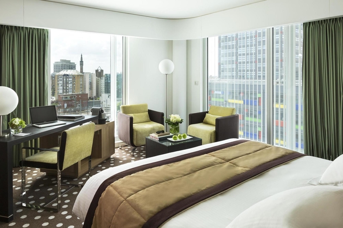 Imagen de la habitación del Hotel Barrière Lille. Foto 7