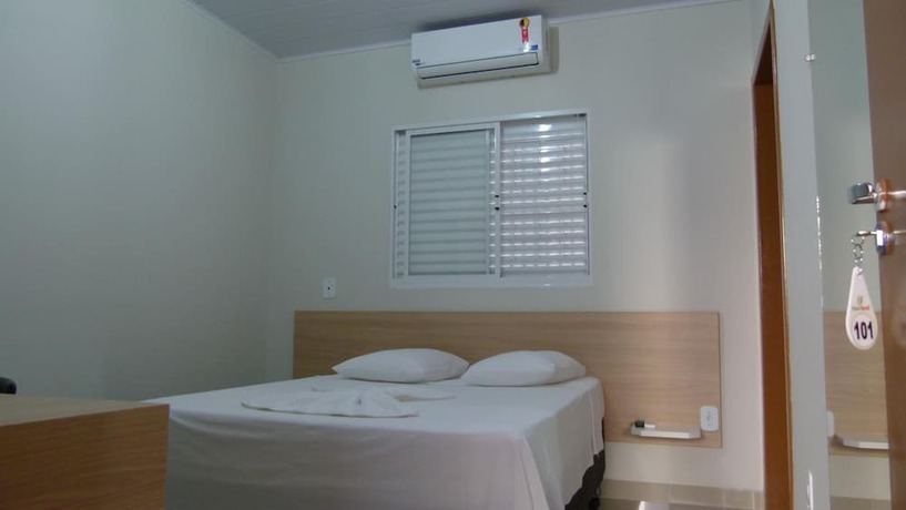 Imagen de la habitación del Hotel Barril. Foto 10