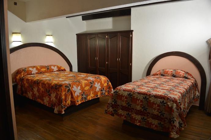 Imagen de la habitación del Hotel Barroco. Foto 7