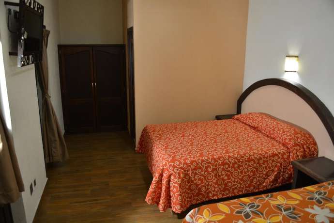 Imagen de la habitación del Hotel Barroco. Foto 17