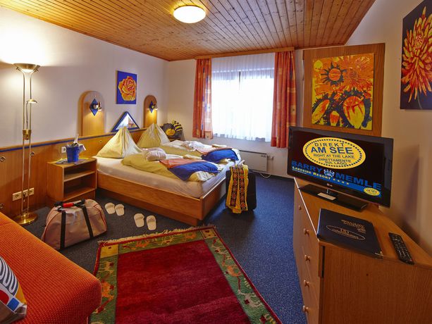 Imagen de la habitación del Hotel Barry Memle Lake Side Resort. Foto 5