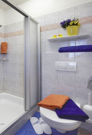 Imagen de la habitación del Hotel Barry Memle Lake Side Resort. Foto 6