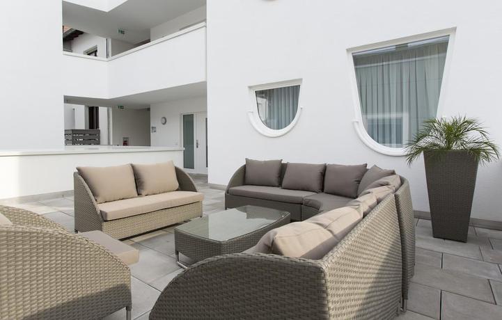 Imagen de los exteriores del Hotel Barth. Foto 10