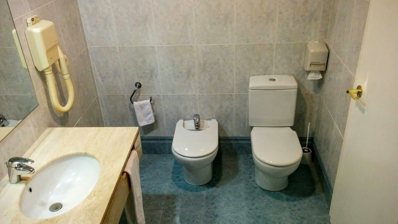 Imagen de la habitación del Hotel Bartos. Foto 12