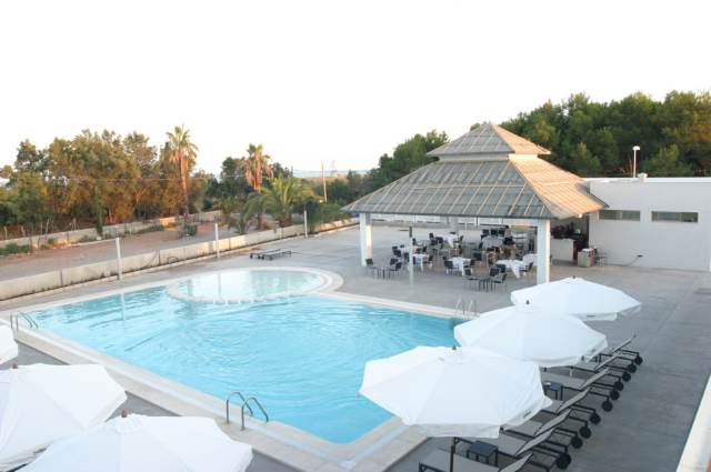 Imagen de la piscina del Hotel Baru. Foto 15