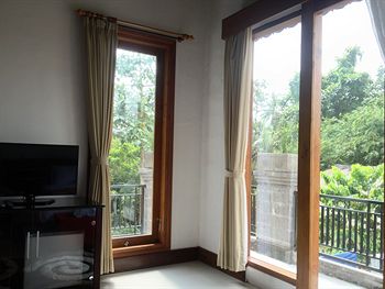 Imagen general del Hotel Baruna Sari Villa. Foto 7