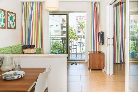 Imagen de la piscina del Hotel Barut B Suites. Foto 10