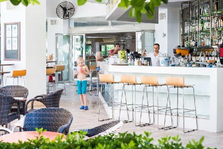 Imagen del bar/restaurante del Hotel Barut B Suites. Foto 5