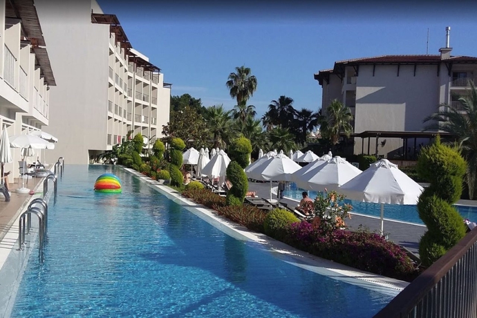 Imagen general del Hotel Barut Hemera. Foto 8