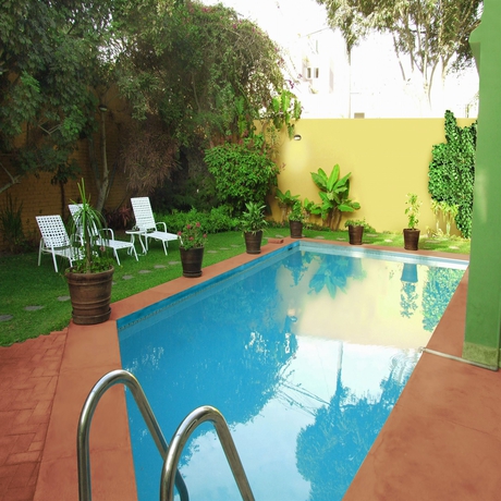 Imagen de la piscina del Hotel Basadre Suites. Foto 5