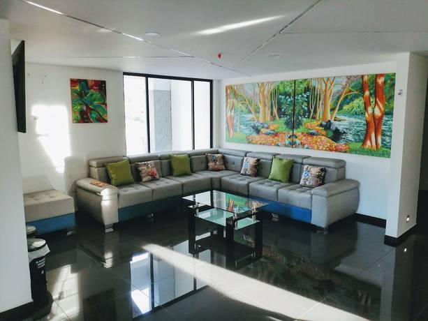 Imagen de los interiores del Hotel Basan Plaza. Foto 16