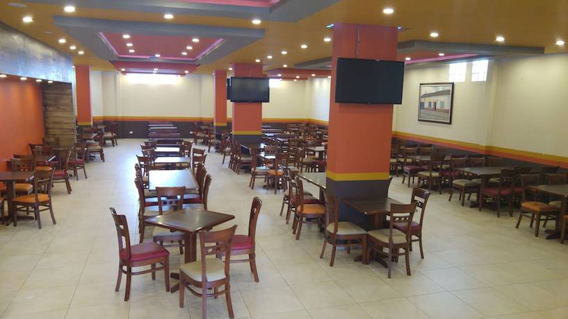 Imagen del bar/restaurante del Hotel Basan Plaza. Foto 3