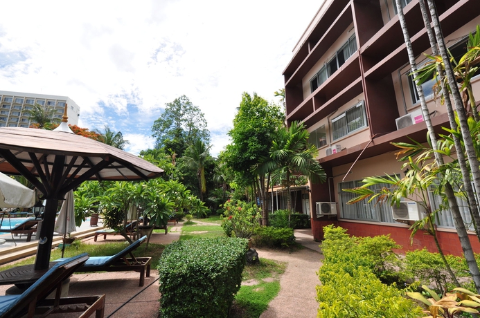 Imagen de los exteriores del Hotel Basaya Beach and Resort. Foto 14