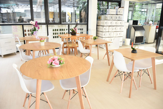 Imagen del bar/restaurante del Hotel Basaya Laemchabang. Foto 1