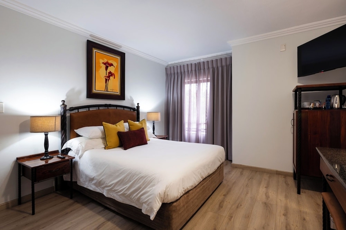 Imagen de la habitación del Hotel Basdenwood. Foto 11