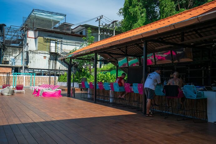 Imagen general del Hotel Base Ao Nang. Foto 1