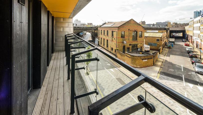 Imagen de los exteriores del Hotel Base Apartments. Foto 14