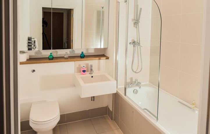 Imagen de la habitación del Hotel Base Apartments. Foto 6