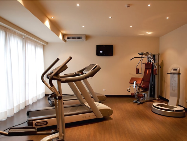 Imagen de los interiores del Hotel Base. Foto 18